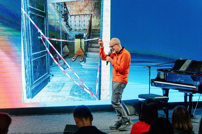 THE FUTURE WITHIN: Лидерство в новой архитектуре времени.