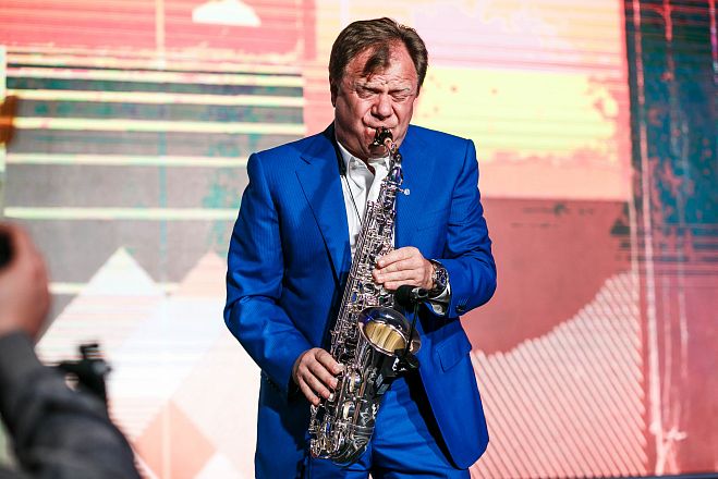 RE:Member. 20 Moments with Friends