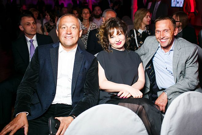 RE:Member. 20 Moments with Friends