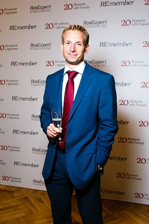 RE:Member. 20 Moments with Friends