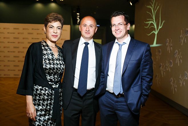 RE:Member. 20 Moments with Friends